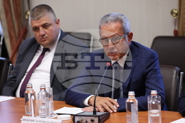 Президентство - консултации - парламентарни групи