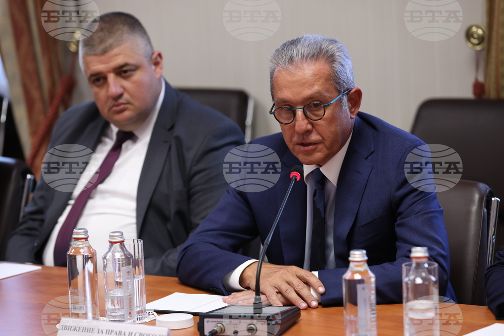 Президентство - консултации - парламентарни групи