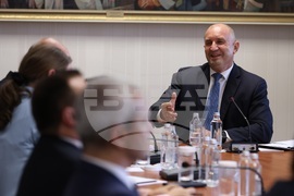 Президентство - консултации - парламентарни групи