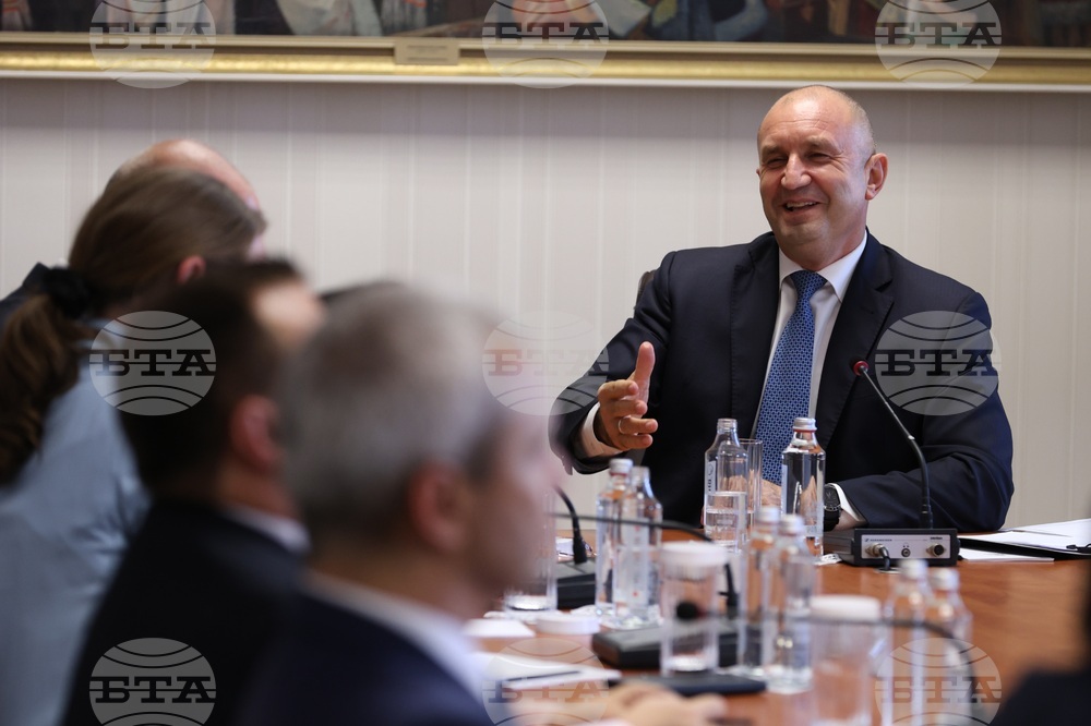 Президентство - консултации - парламентарни групи