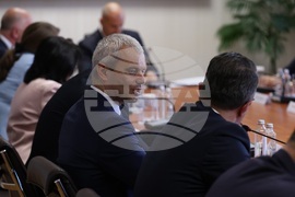 Президентство - консултации - парламентарни групи