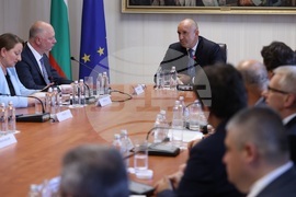 Президентство - консултации - парламентарни групи