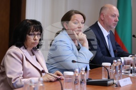 Президентство - консултации - парламентарни групи