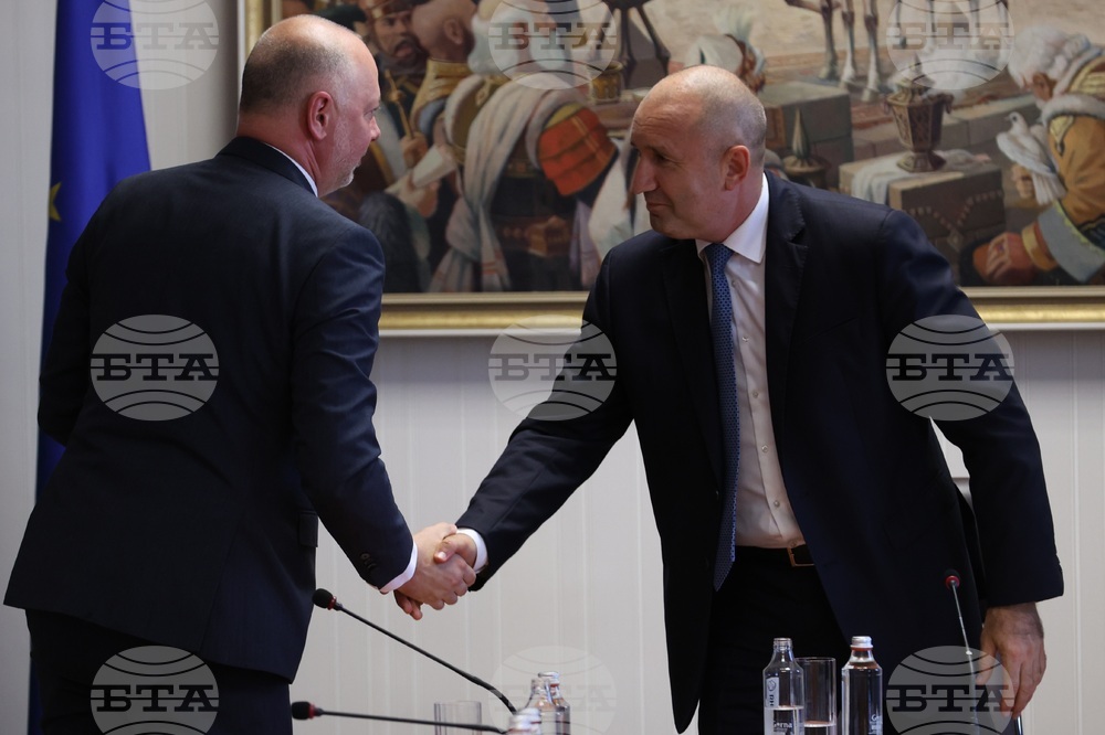 Президентство - консултации - парламентарни групи