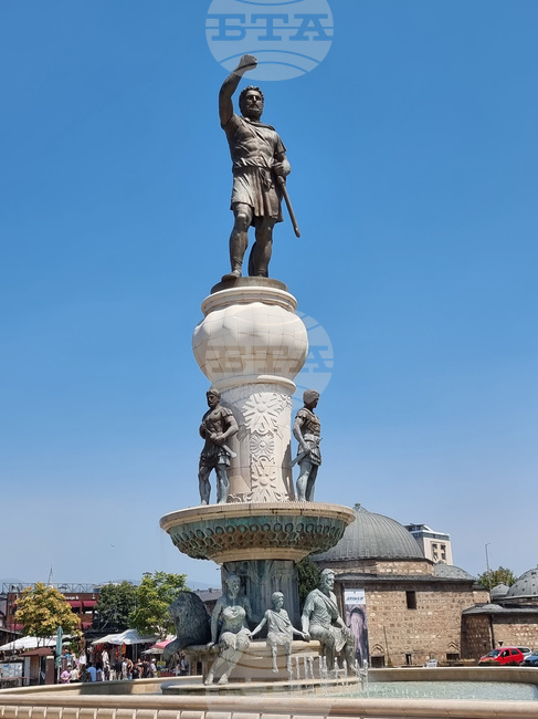 Бившите премиери на Северна Македония Груевски и Заев си размениха онлайн обвинения в корупция и лицемерие