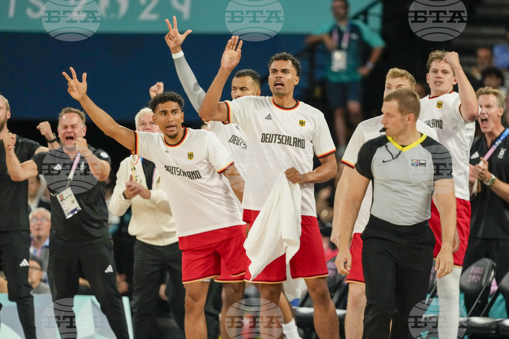 Селекционерът на националния тим на Германия по баскетбол Алекс Мумбру бе изписан от болницата в Тампере