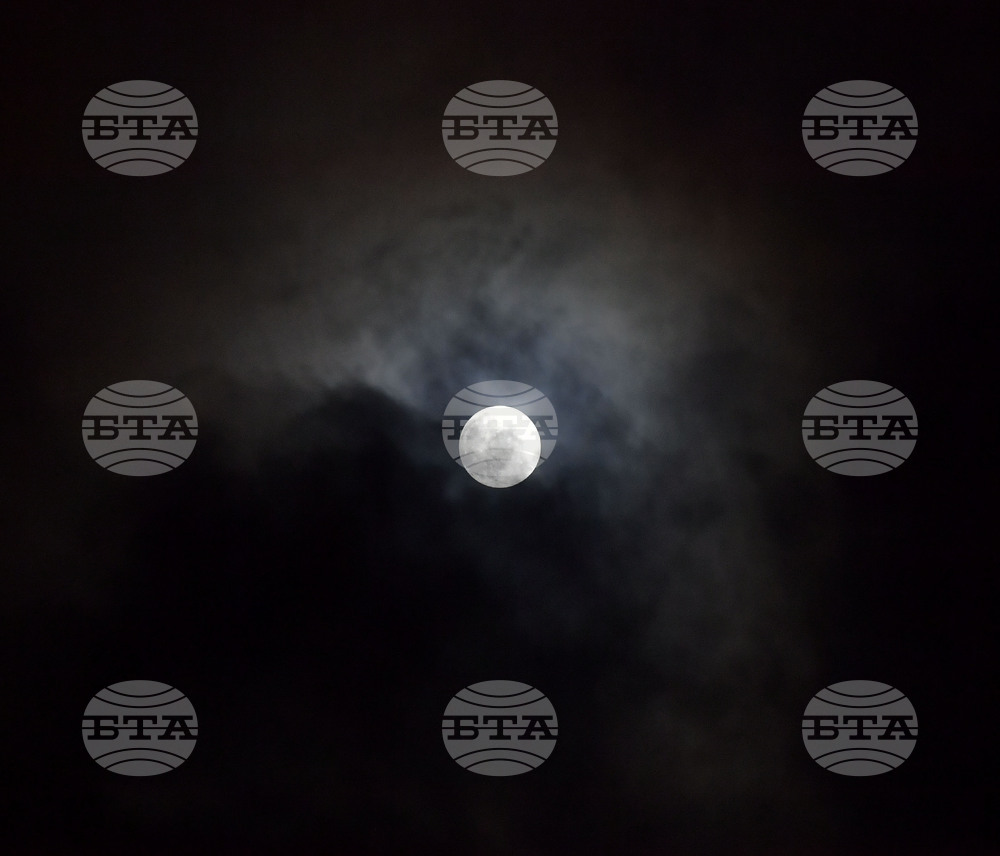 Разград - пълнолуние