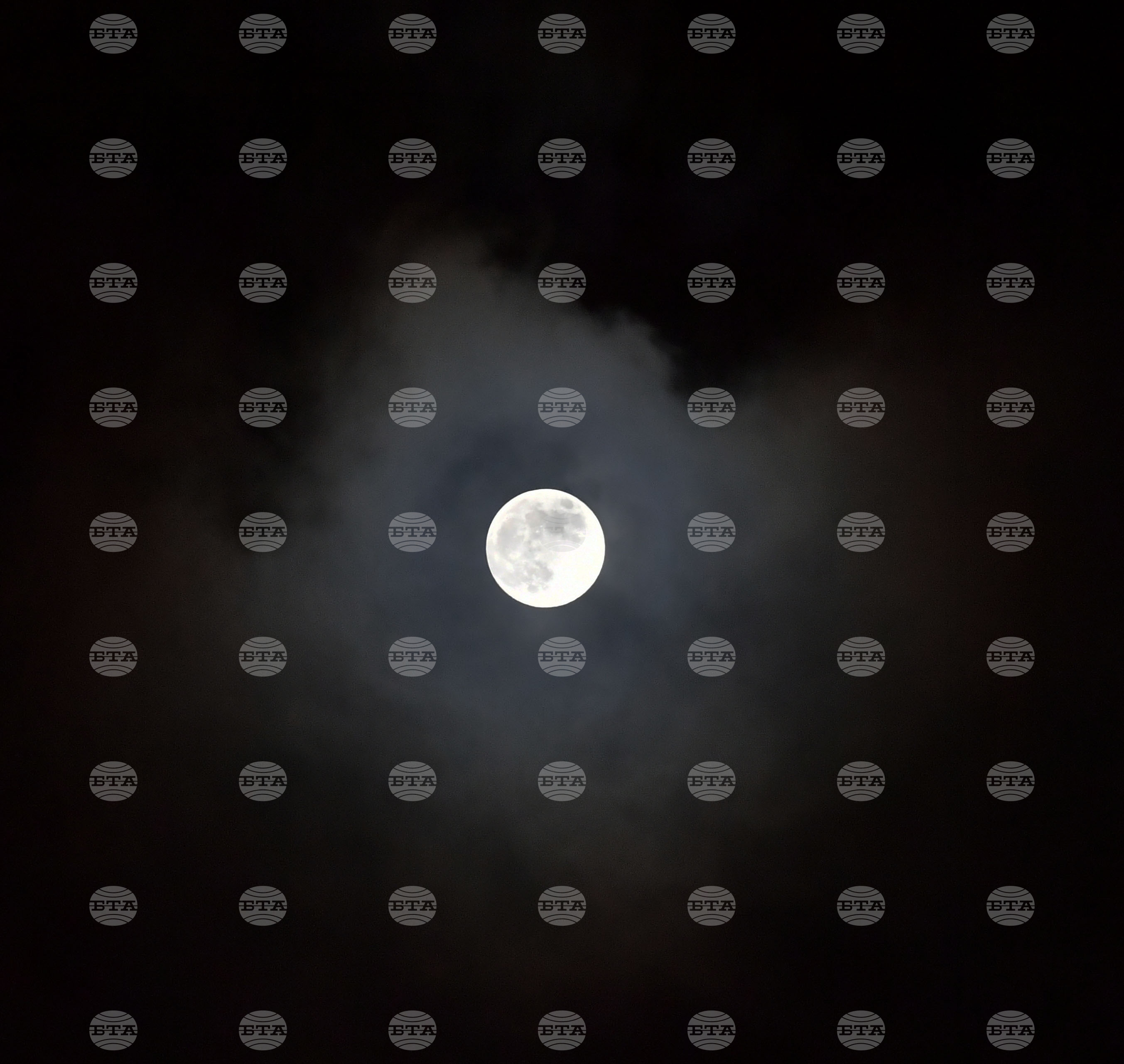 Разград - пълнолуние