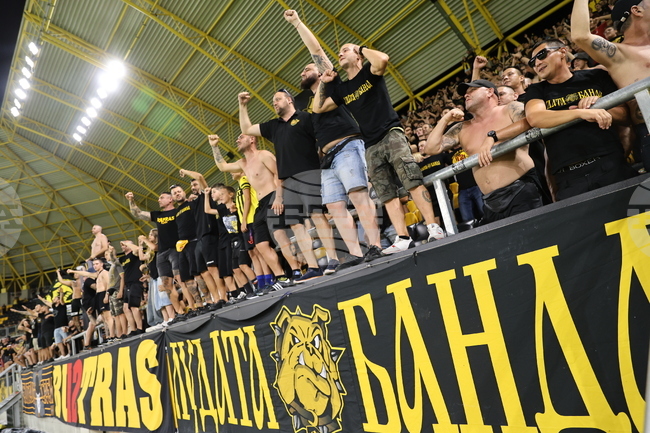 Феновете на Ботев (Пловдив) получиха 1200 билета за градското дерби с Локомотив