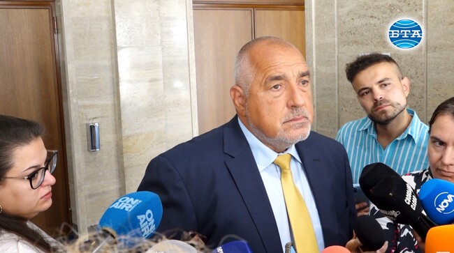 Щом е събрала доверието на президента, пожелавам ѝ успех, заяви лидерът на ГЕРБ Бойко Борисов за номинацията на новия служебен премиер