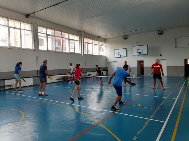 Пикълболът завладява Банско