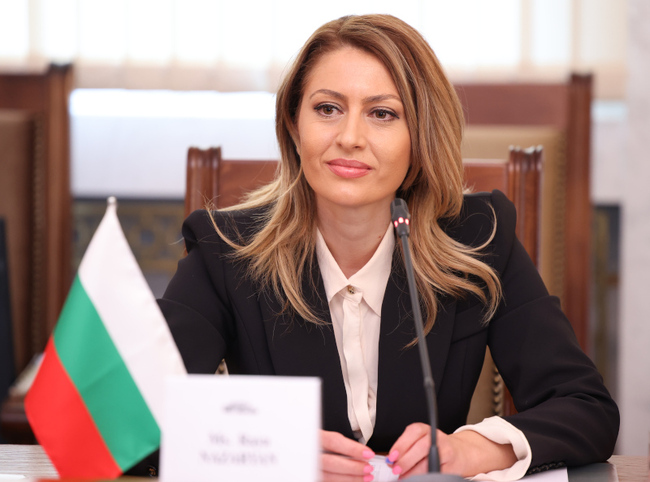 Председателят на Народното събрание Рая Назарян поздрави олимпийския шампион Семен Новиков