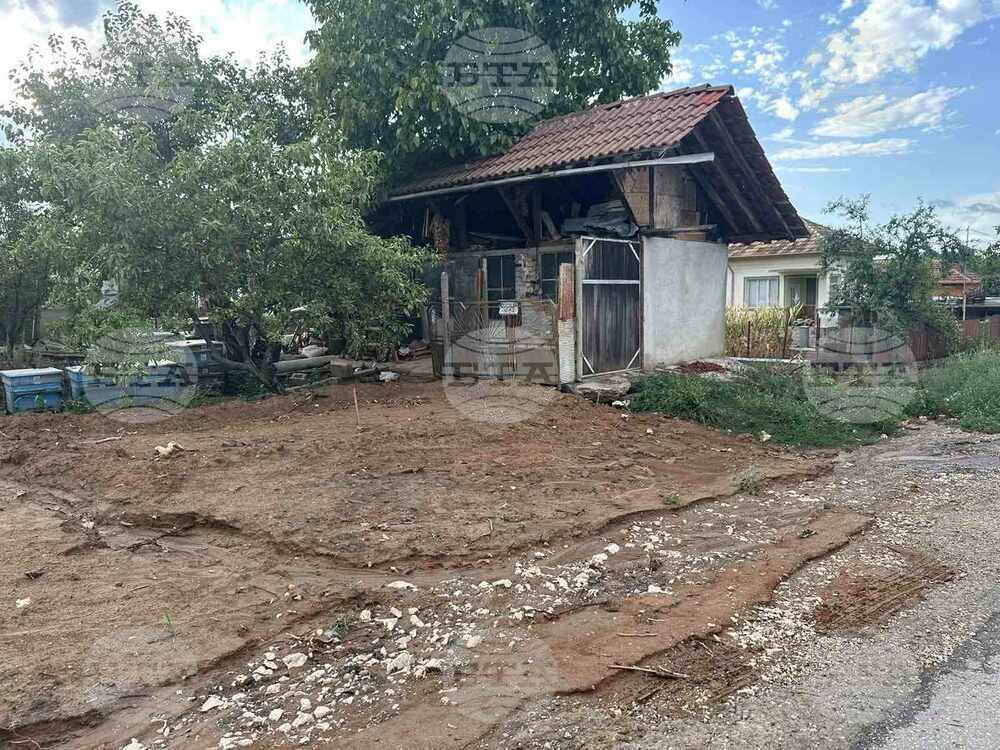 Заради недовършен ремонт се наводнява главна улица в силистренското село Айдемир, сигнализираха жители