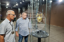 Панагюрище - златно съкровище - оригинал - експониране