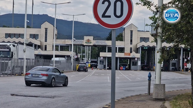 Няма колона от автомобили на граничен пункт "Кулата" към този час и автомобилите преминават без изчакване