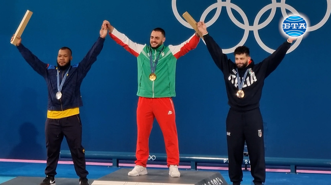 Тежкоатлетът Карлос Насар донесе второ злато за България на Олимпиадата в Париж с два световни рекорда в категория до 89 килограма