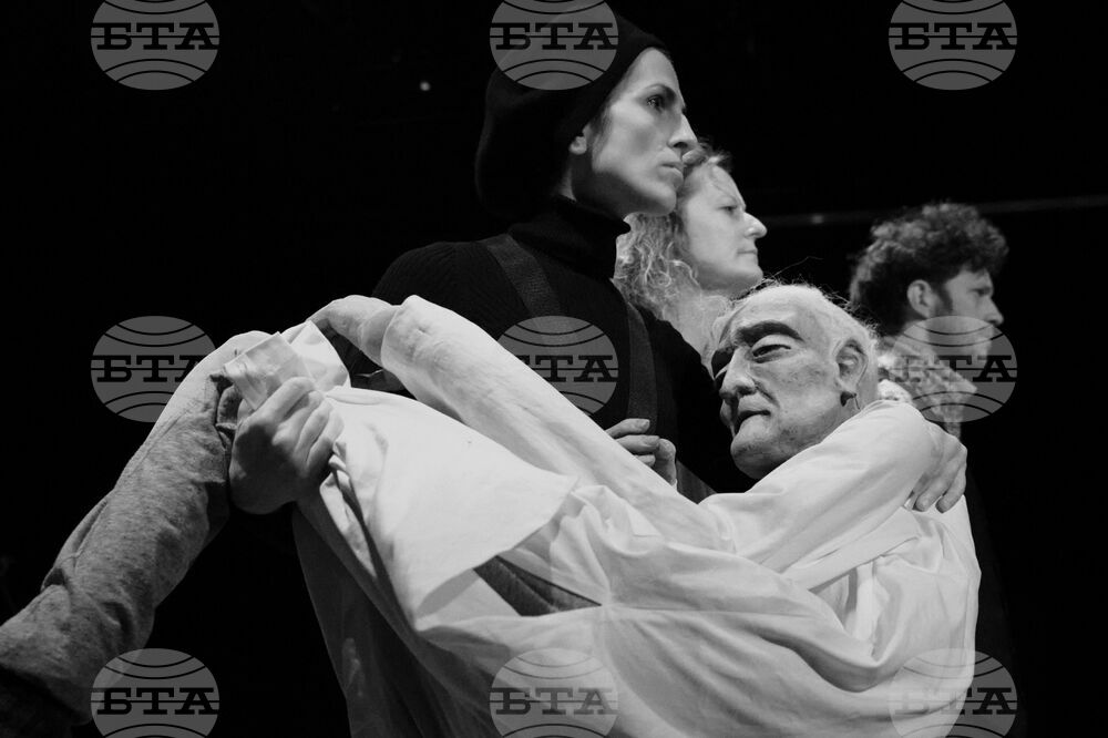 Three Performances of Bulgarian-German Theatre Production "37 Matches" to Take Place in Sofia