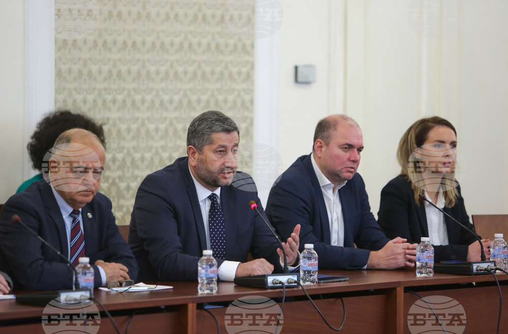 Не можем да подкрепим правителство с първия мандат, потвърди Христо Иванов