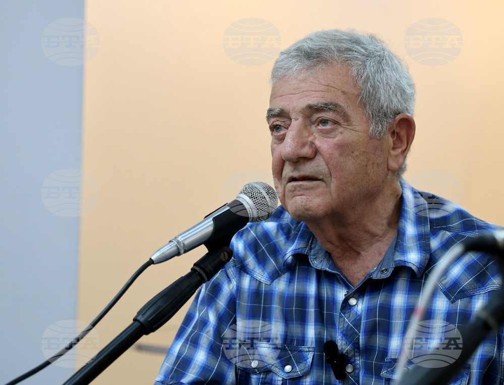 Варна - „Алея на книгата" - Стефан Цанев