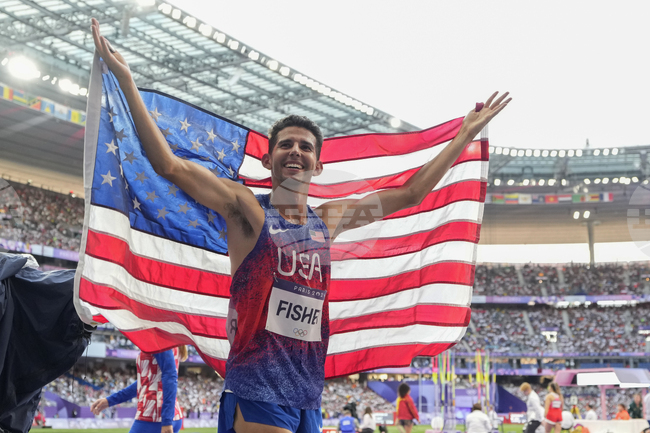 Американецът Грант Фишер подобри световния рекорд в бягането на 3000 метра в зала