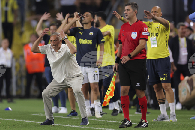 Моуриньо се замеси в нов скандал в Турция