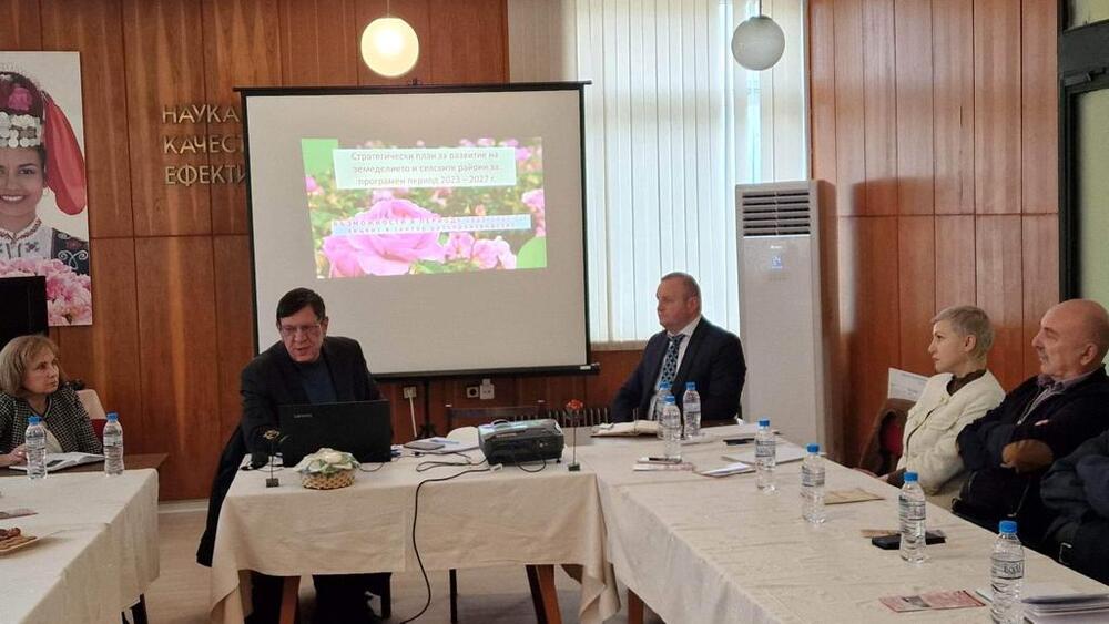 Заместник-министър Тодор Джиков: Увеличават се компенсаторните плащания към биологичното производство на рози