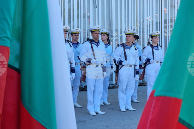 Курсантите от випуск 2026 на Висшето военноморско училище получават първо офицерско звание, президентът ще връчи пагоните на отличника