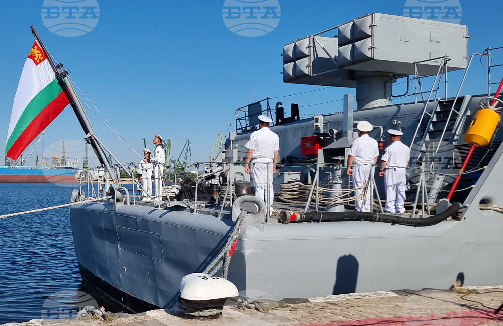 Варна - Висше военноморско училище „Н. Й. Вапцаров” - курсанти - офицерско звание