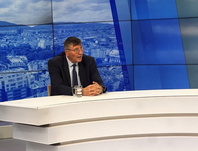 Министър Глушков: Лесно е да посрещаме победители, но е важно да подкрепим и тези, които не постигнаха резултати