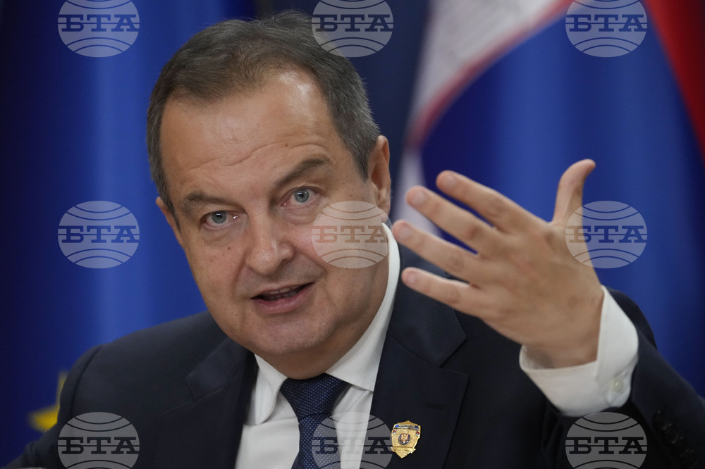 Сърбия има принос за намаляването на нелегалните преминавания на мигранти по западнобалканския маршрут, заяви сръбският вътрешен министър