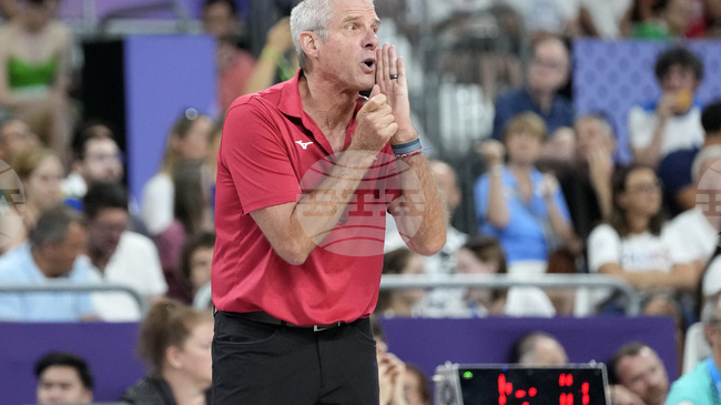 Най-великият волейболист в света за ХХ век Карч Кирали към звездите на бъдещето в София: "Може и сред вас да има олимпийски шампиони"