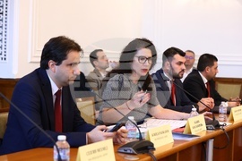 Парламент - Комисия по електронно управление и информационни технологии