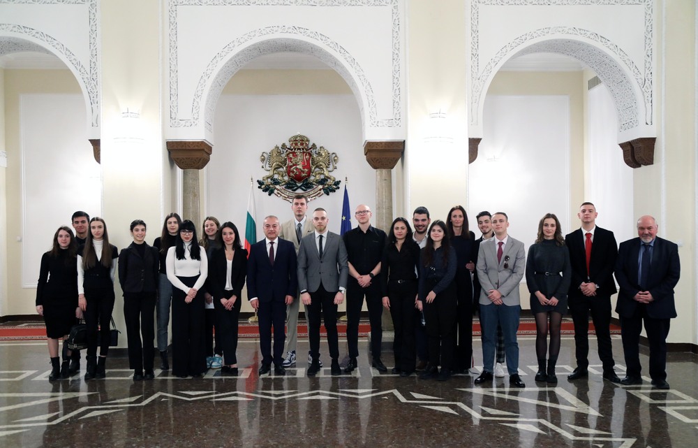 Министерски съвет - Гълъб Донев - студенти