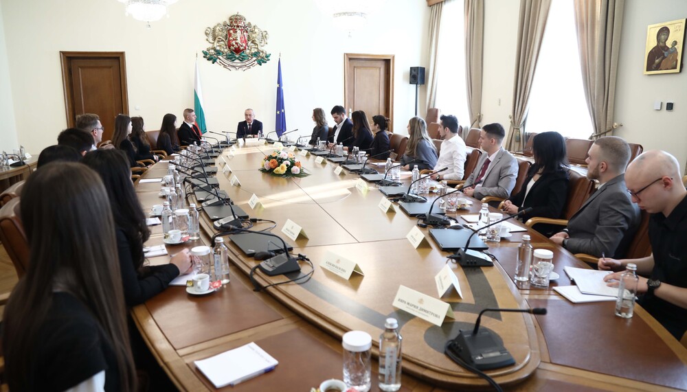 Министерски съвет - Гълъб Донев - студенти