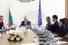 Министерски съвет - Гълъб Донев - студенти