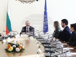 Министерски съвет - Гълъб Донев - студенти