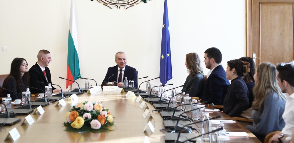 Министерски съвет - Гълъб Донев - студенти