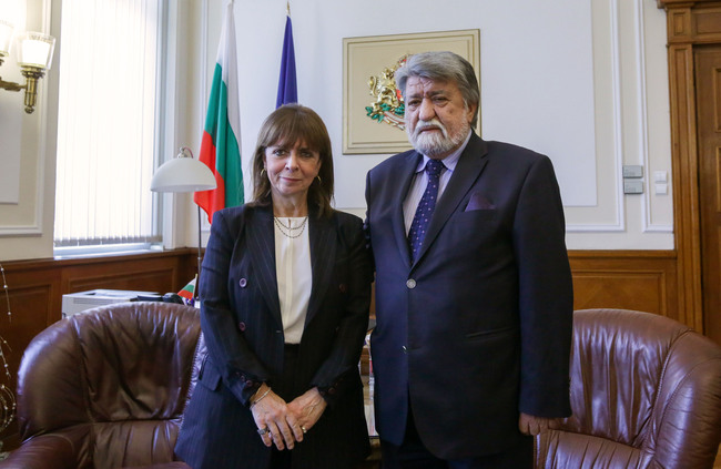 National Assembly Chairman Confers with Greek President Sakellaropoulou