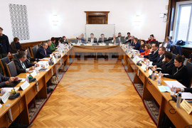 Парламент - Комисия по бюджет и финанси