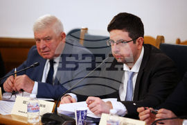Парламент - Комисия по бюджет и финанси