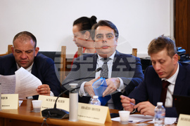 Парламент - Комисия по бюджет и финанси