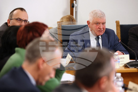 Парламент - Комисия по бюджет и финанси