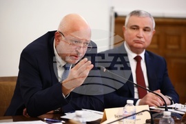 Парламент - Комисия по културата и медиите - Велислав Минеков