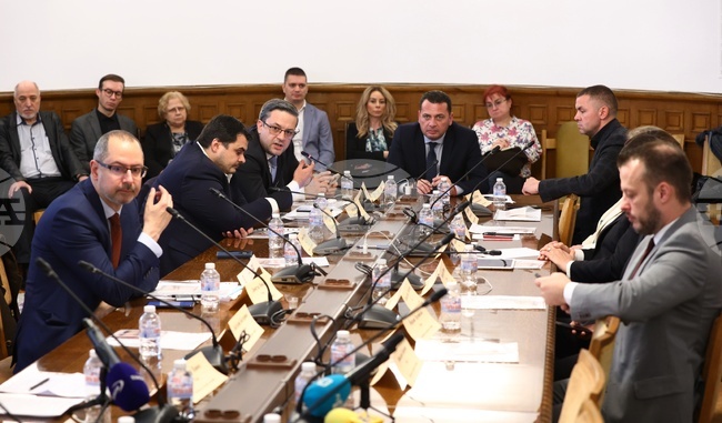 Парламент - Комисия по културата и медиите