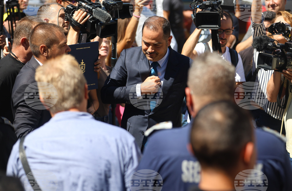 Interior Ministry Staff Gather near Parliament