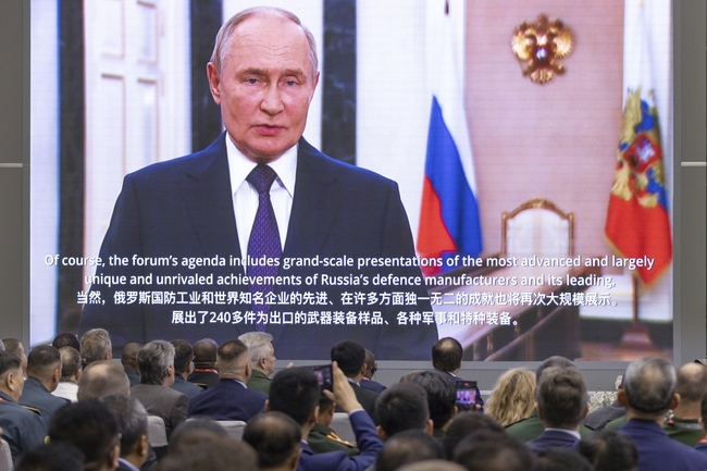 Целта на Русия е да "изтласка" украинските сили от територията си, каза президентът Владимир Путин
