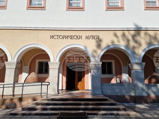 Изложба на колективни монетни находки откриват в Нова Загора в навечерието на празника на града