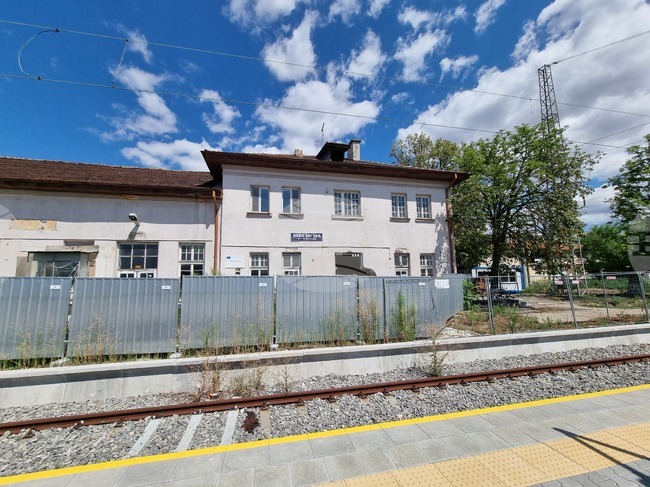 След години забавяне започва ремонтът на приемното здание на жп гарата в Нова Загора