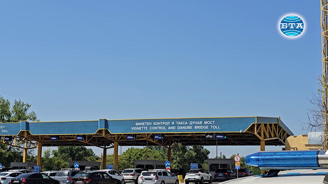 Интензивен е трафикът в района на Дунав мост при Русе