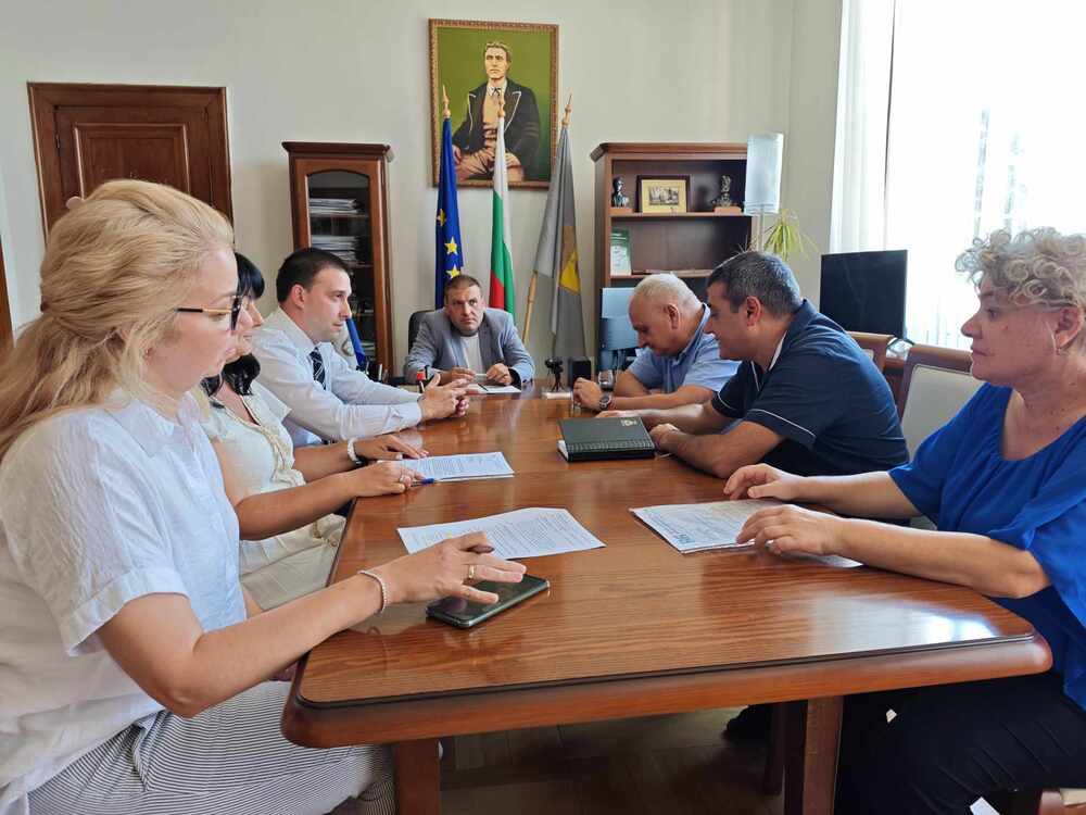 Кметът на Плевен д-р Христов свика спешна среща заради безводието в общината, с писмо до МОСВ ще се иска увеличаване на ползваните количества от група „Крушовица“ 